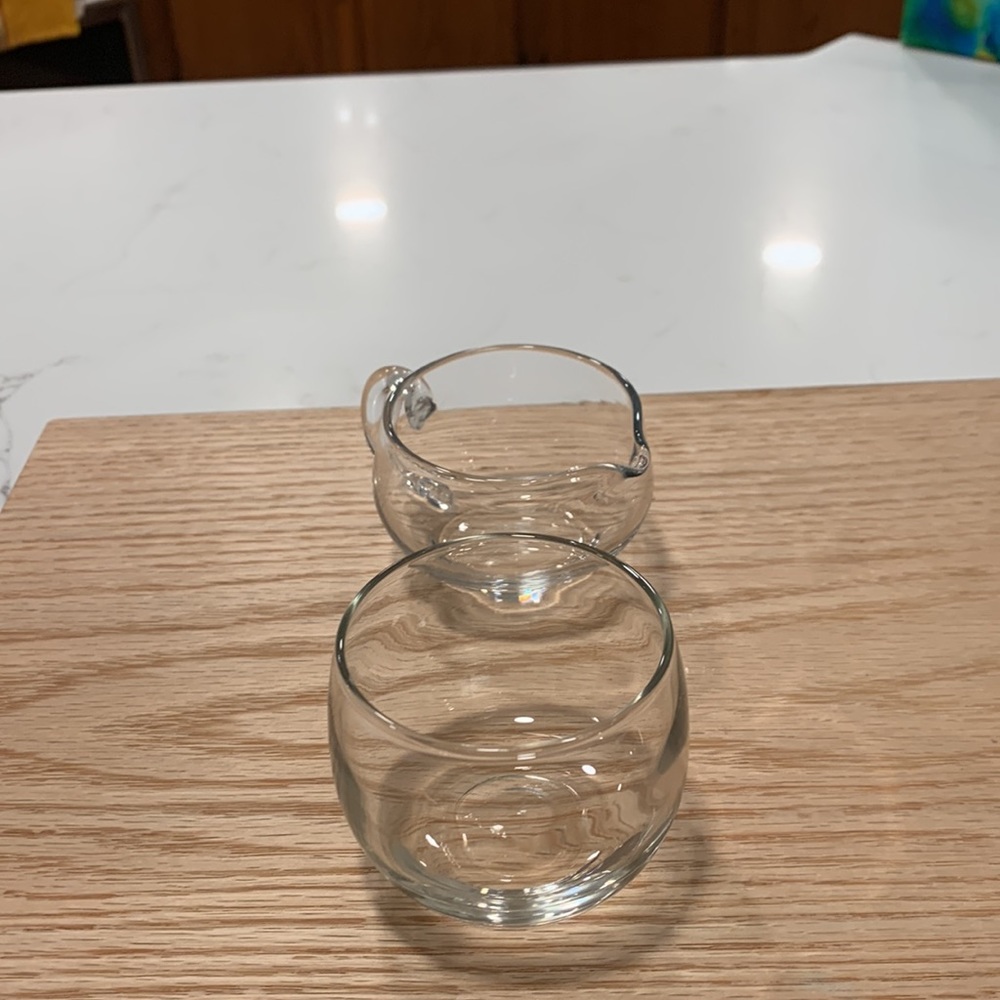 Vintage glass milk and sugar set - Picture 2 of 4